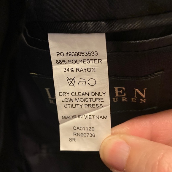 Suit , Ralph Lauren, size 8 R, great quality - Picture 4 of 4
